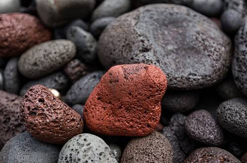 1531360638909993.jpg 火山石可以养君子兰吗?火山石对君子兰有什么好处