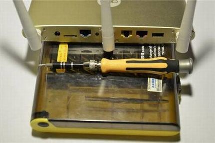 极路由3做工如何?极路由3智能路由器拆解图文评测