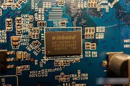 极路由3做工如何?极路由3智能路由器拆解图文评测