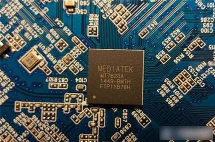 极路由3做工如何?极路由3智能路由器拆解图文评测