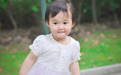 免费刚出生的小女孩怎么起名字