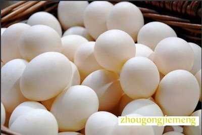 梦见拾到很多鸡蛋